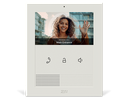 2N.9138511 2N, Clip, video intercom binnenpost met 4,3 inch kleurenscherm met een resolutie van 480x272 en 3 capacitieve knoppen. Geïntegreerde 2W luidspreker, PoE en bel input.